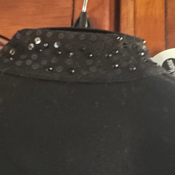 Neiman Marcus Elegant Black Cape with Bow - Picture 6 of 10